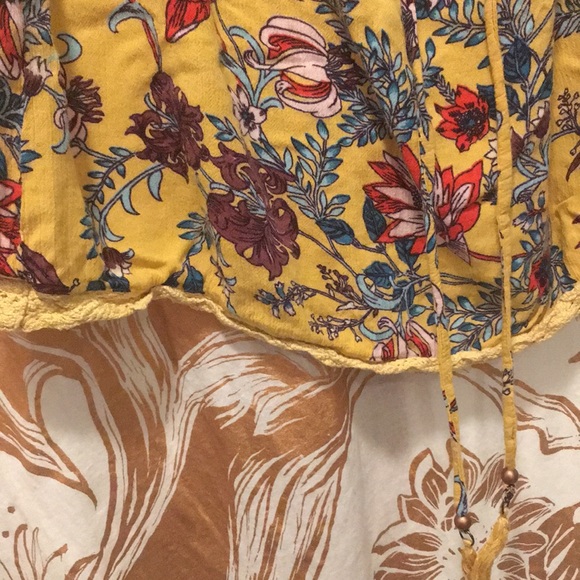 Angie Floral Top - Picture 3 of 3